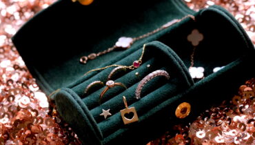 聖誕100%爆棚儀式感！首推價格甜甜系列MAISON M LIGHT，高級絲絨手工訂製珠寶盒只送不賣